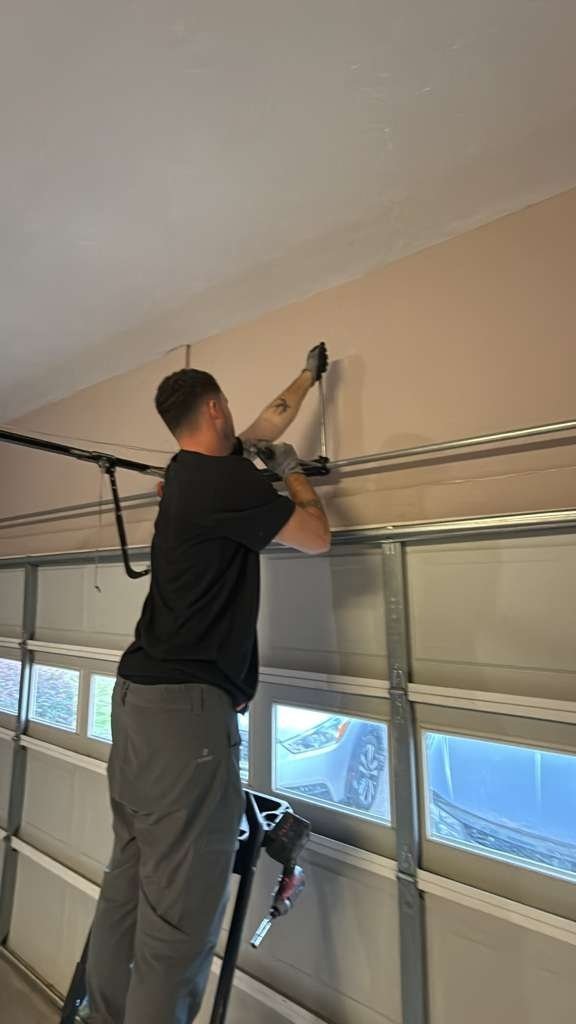 Garage door repair work, gallery photo 5